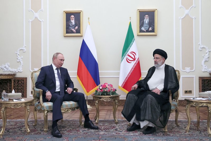 Путин: Отношения России и Ирана развиваются хорошими темпами