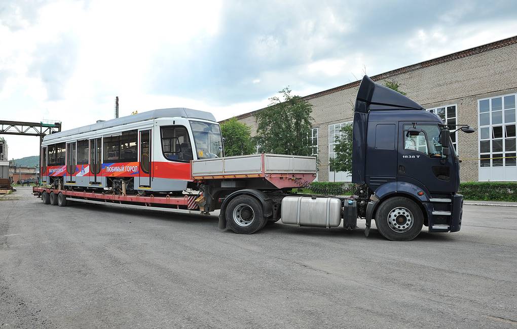 Первые после возобновления производства вагоны Усть-Катавского завода отправлены заказчику