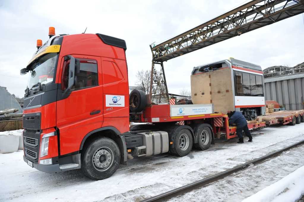Теперь — трёхсекционный: из Усть-Катава в Краснодар отправлен первый из четырёх больших трамваев 2019 г.