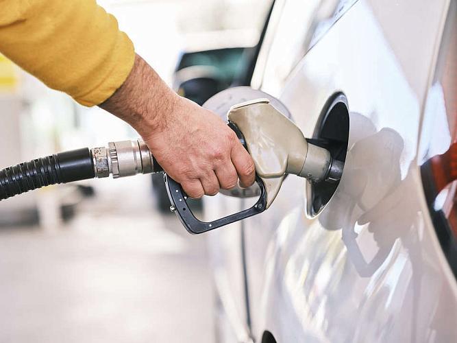 Экономист Бунич объяснил решение кабмина нарастить долю продаж топлива на бирже 